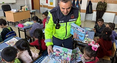 Jandarmadan öğrencilere trafik semineri
