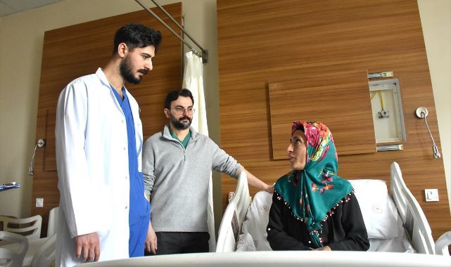 Kalp kapakçığı çürüdü! Doktorlar genç kadın için ter döktü