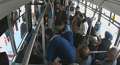 Kalp krizi geçiren yolcuyu otobüsle hastaneye yetiştirdi