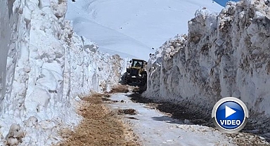 Kar kalınlığı 3 metreyi aştı!