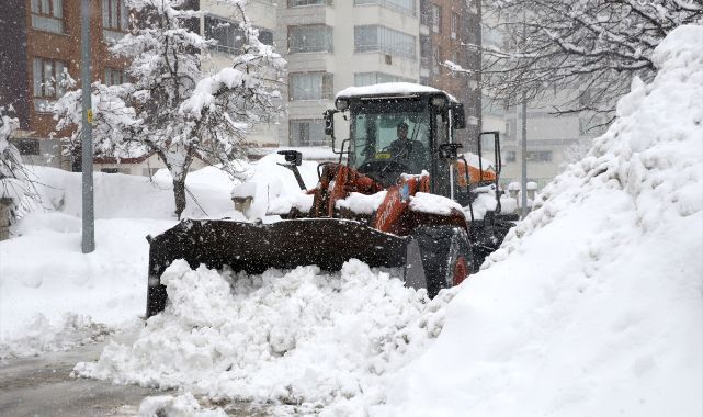 Kar nedeniyle 470 yerleşim yerine ulaşım sağlanamıyor