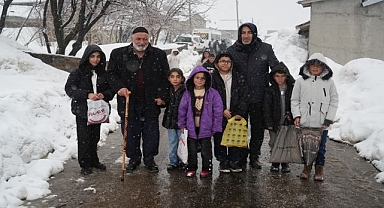 Kar üstünde bayram sevinci 