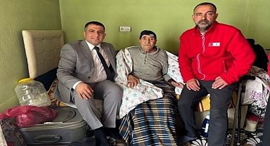 Kızılay’dan yalnız yaşayan yaşlılara bayram ziyareti   