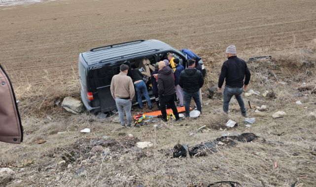 Kontrolden çıkan araç takla attı!