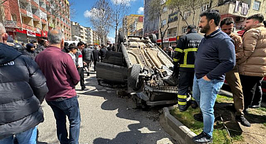 Kontrolden çıkan otomobil ters döndü!