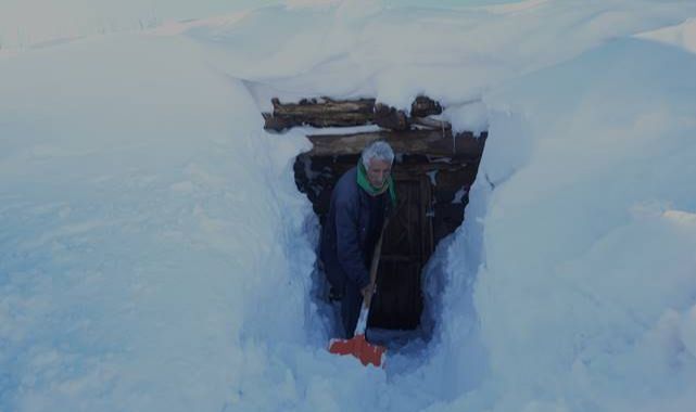 Köy kara gömüldü!