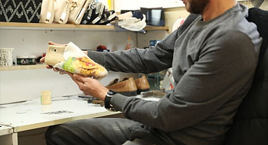 Kunduraya tel kırma sanatıyla hayat verdi