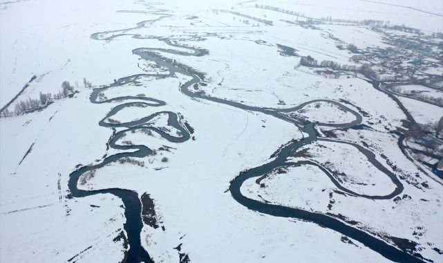 Menderesler görüntüleriyle büyüledi