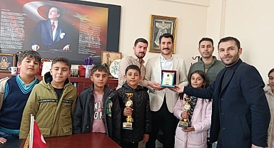 Minik halkoyunu ekibinden başarı