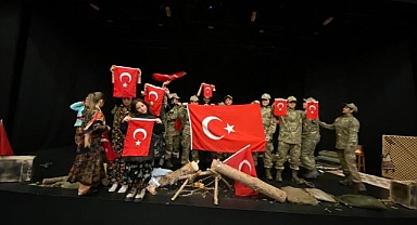 Minikler Çanakkale ruhunu sahneye taşıdı