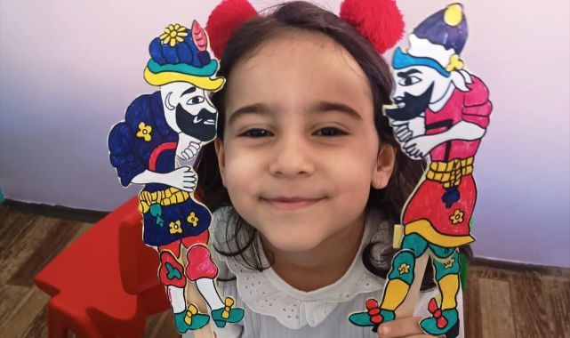 Minikler Hacivat ve Karagöz ile tanıştı