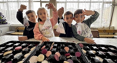 Miniklerden annelerine mis kokulu hediye