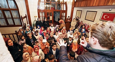 Miniklerden Somuncu Baba'ya ziyaret