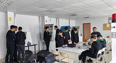 Öğrenciler hayallerini projeyle gerçekleştiriyor