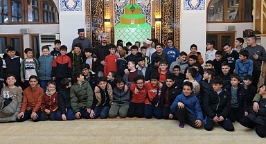 Öğrenciler teravih buluşmalarında bir araya geldi