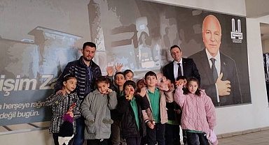 Öğrencilerden Hayır Çarşısı’na gıda bağışı   