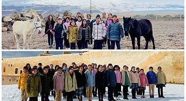 Öğrencilerden tarih ve doğa içinde ilahi dinletisi