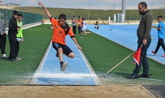 Okul sporlarında heyecan dorukta