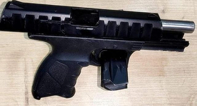 Otomobilde ruhsatsız tabanca ele geçirildi