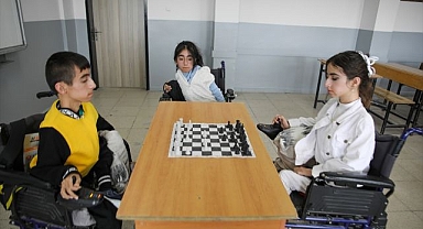 Özel gereksinimle çocuklar kıyasıya yarıştı