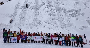 Palandöken'de nefes kesen buz tırmanışı 