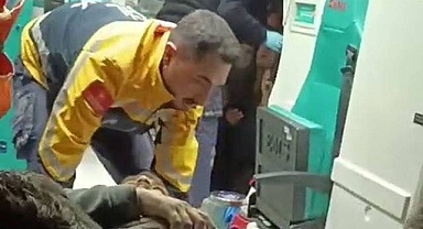 Şantiyede makineye sıkıştı!