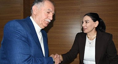 Şenkaya’da Esnaf Odası’na kadın eli   