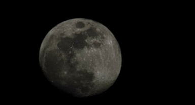 Şişkin ay gökyüzünü süsledi