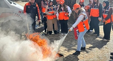 Tamamı kadınlardan oluşan AFAD gönüllü ekibi 