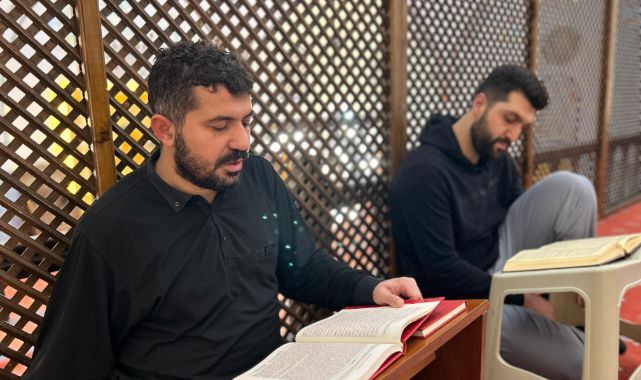 Tarihi camide itikafa girdiler