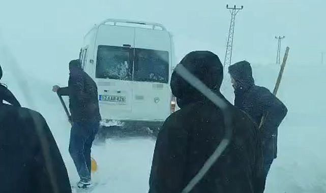 Tipide yolda mahsur kaldılar! Ekipler yardıma koştu