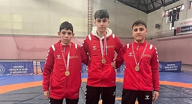 Tortumlu pehlivanlar kürsüde