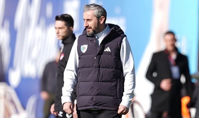 Erzurumspor FK Teknik Direktörü Özbalta: 