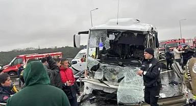 Zincirleme kazada mucize! Şehit polis hayata döndü