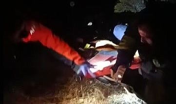 200 metrelik uçurumdan sağ kurtarıldı