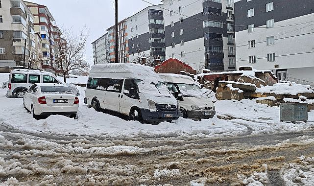 82 köy yolu ulaşıma kapandı