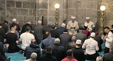 Anne Dal dua ile anıldı