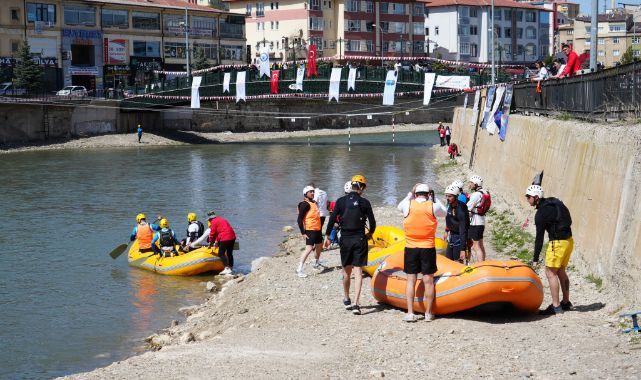 Arası Rafting Şampiyonası slalom etabıyla sürdü