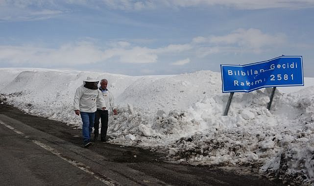 Arıcılar geçitte eylem yaptı yolun açık kalmasını istedi