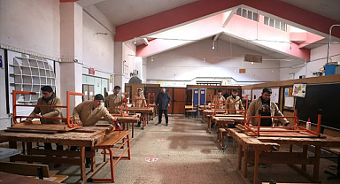 Atölyede eğitim, üretimde başarı: Liseden milyonluk ciro