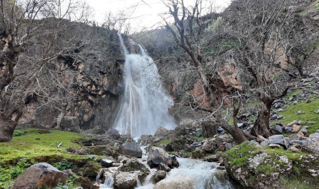 Bahar geldi, şelaleler coştu
