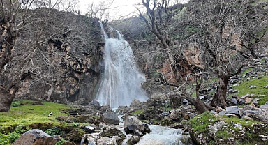 Bahar geldi, şelaleler coştu