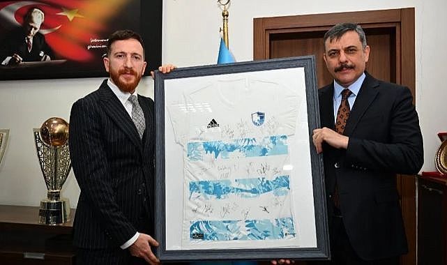 Bakan Çiftçi'den Erzurumspor'a Süper Lig Tebriği