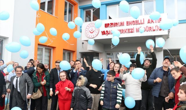 Balonlar özel bireyler için gökyüzüne bırakıldı