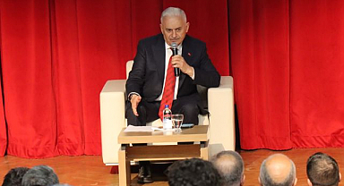 Binali Yıldırım: Yapay zeka insan zekasıyla kıyaslanamaz
