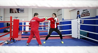 Boksör Özer dünya kupası için Brezilya yolcusu