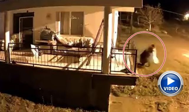 Çaldıkları eşyaları çarşafa sarıp götürdüler