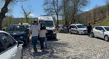 Çayda akıntıya kapılan genç kız son anda kurtarıldı