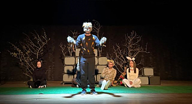 Çocuklara özel tiyatro gösterisi