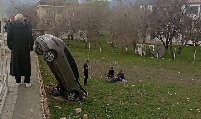 Direksiyon hakimiyetini kaybedince şarampole uçtu